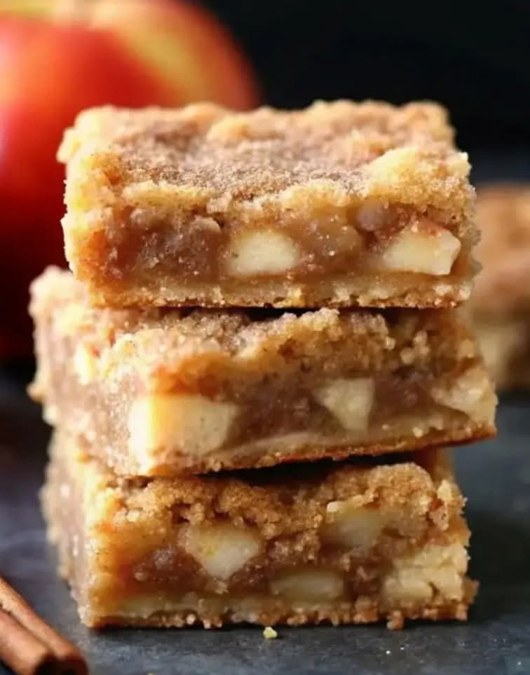 Apple Snickerdoodle Bars
